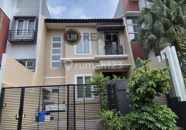 Rumah Mewah di Mitra Gading Villa Kelapa Gading Jakarta Utara Harga Nego 1