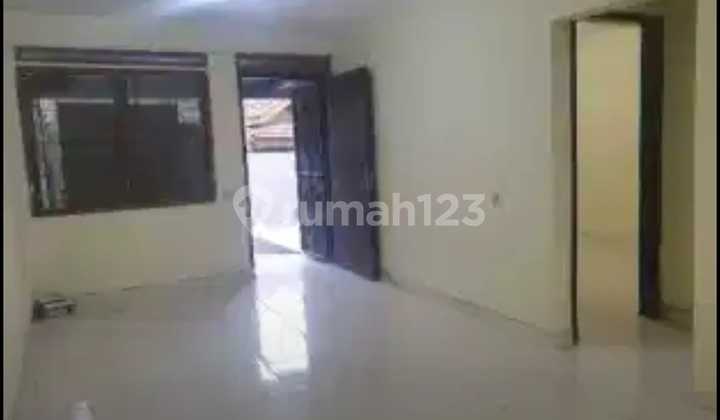 Rumah Taman Kota (Ukuran 6X16m)