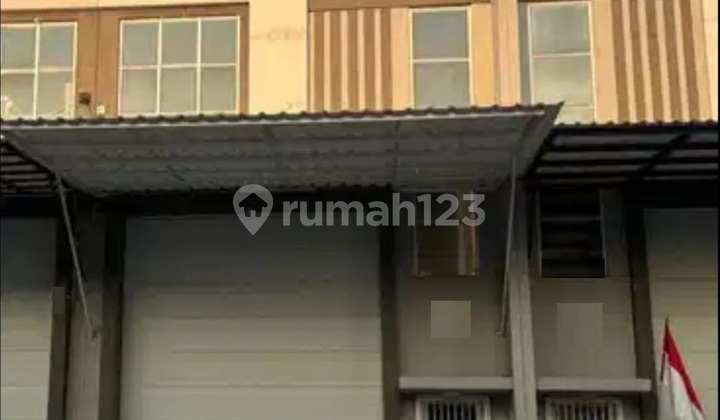 Gudang Green Lake City (Ukuran 120 m) Gudang Green Lake City (Ukuran 120 m)