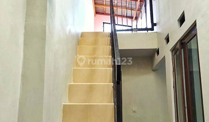 Rumah Renovasi Baru  di Perumahan Dukuh Zamrud, Bekasi Timur - Lokasi Strategis dan Akses Mudah 2