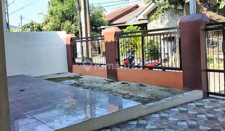 Rumah Renovasi Baru  di Perumahan Dukuh Zamrud, Bekasi Timur - Lokasi Strategis dan Akses Mudah 1