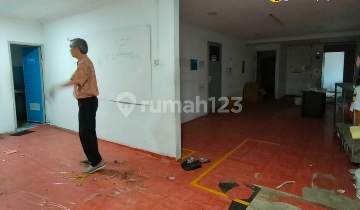 Workshop for Sale in Strategic Location, East Bekasi Mustikajaya - Best Business Investment!