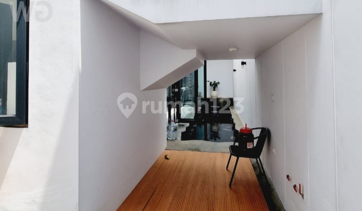 JUAL RUMAH DI PANGKALAN ASEM JAKARTA PUSAT. Modern 2 Lantai, LT 267m². UNIT LANGKA! 2
