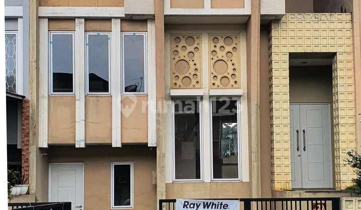 Disewakan Rumah water Spring Boulevard , Grand Wisata - Tambun . Bekasi