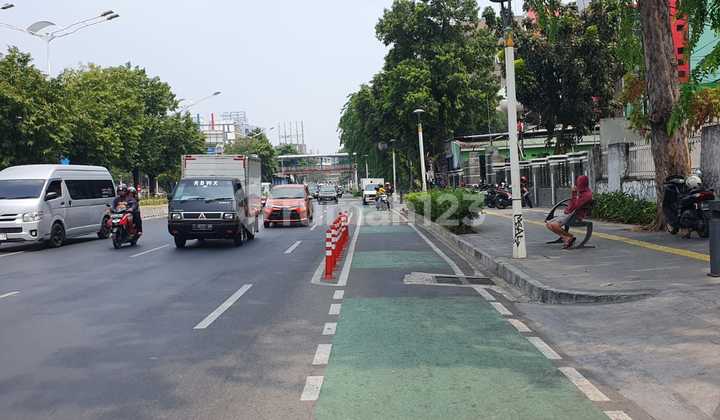 Gedung Kantor , Senen - Jakarta Pusat