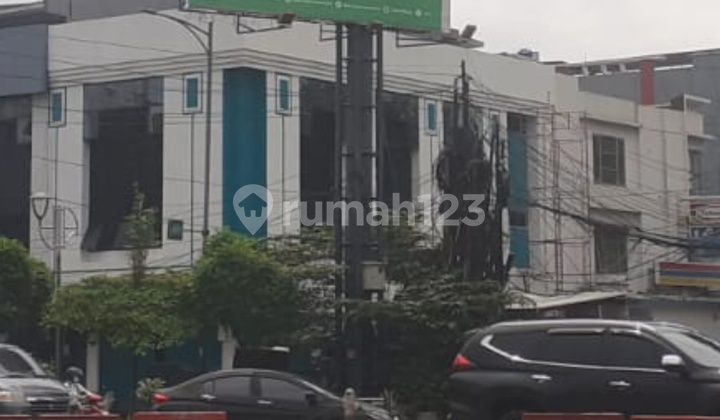 Shop House for Rent, hook position, Ahmad Yani Street, West Bekasi. Shop House for Rent, hook position, Ahmad Yani Street, West Bekasi.