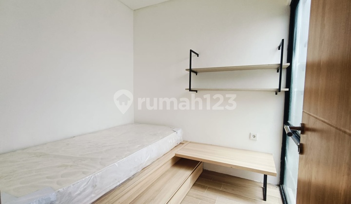Rumah 2 lantai Full Furnished di O8, Grand Wisata, Bekasi 2