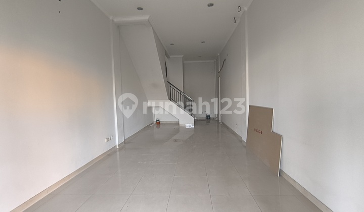 For Sale, Ready-to-Use Shop House in La Monte, Grand Wisata, Bekasi