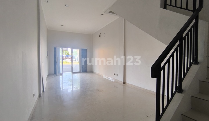 For Sale, Ready-to-Use Shop House in La Monte, Grand Wisata, Bekasi