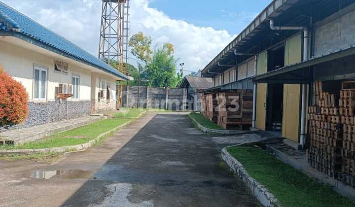 Warehouse for sale, strategic location, 40-foot container access in Setu, East Bekasi.