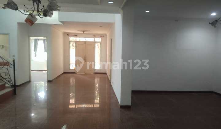 Dijual Rumah Mewah di Taman Golf, Jababeka, Cikarang 2