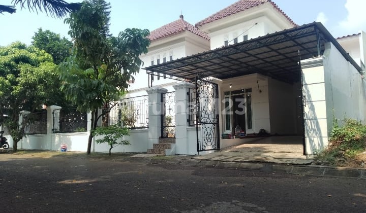 Dijual Rumah Mewah di Taman Golf, Jababeka, Cikarang