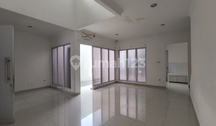 Disewakan Rumah 2 lantai Siap Pakai di Cherry Ville, Grand Wisata, Bekasi Disewakan Rumah 2 lantai Siap Pakai di Cherry Ville, Grand Wisata, Bekasi