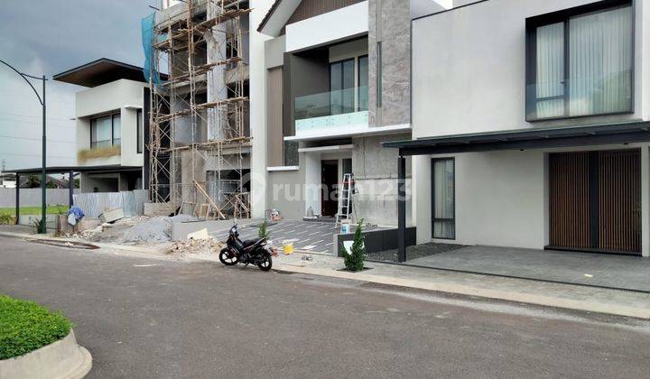 Rumah batu 2lantai di Singgasana Pradana  1