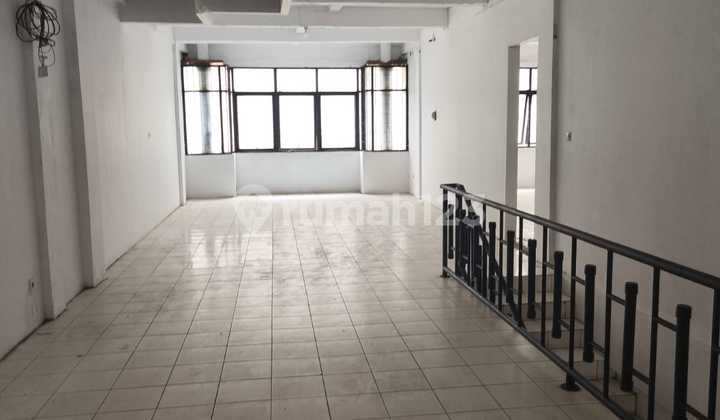 Ruko Rendeng3 di Lokasi Ramai Bandung