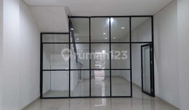 For Sale Quick: West Park Shop House LT 54, LB 120, 2 Floors in BSD City Tangerang