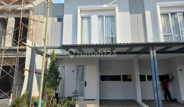 Rumah 2 LT Malibu Village Dekat Gading Serpong BSD 1