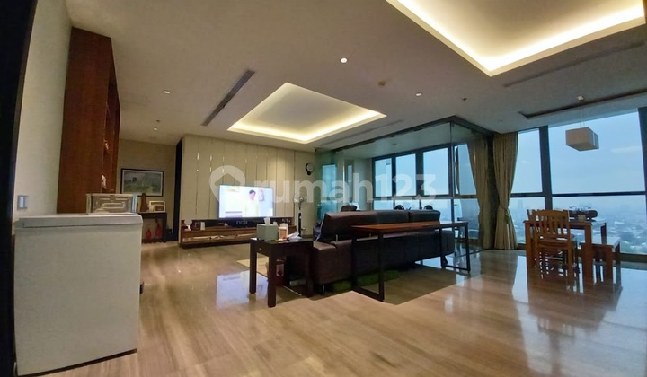 Kemang village 4 bedrooms at the Bloomington tower