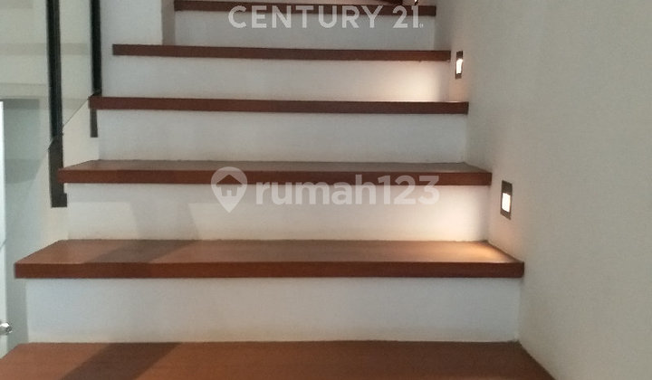 Rumah Baru  Strategis Area Bandung Utara Lima Menit Tol Pasteur 2