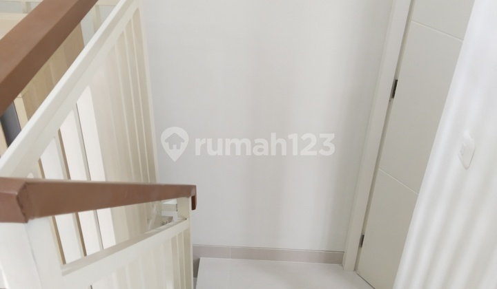 Rumah design baru, 3 kamar tidur, sidoarjo kota ,SHM 4