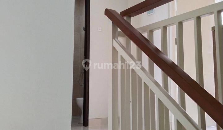 Rumah design baru, 3 kamar tidur, sidoarjo kota ,SHM 5