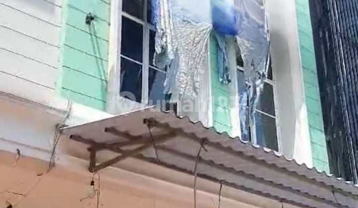 Disewa Ruko New Piazza Paramount Gading Serpong hadap Jalan