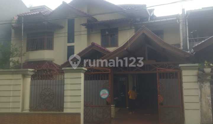 Rumah bagus 2 lantai di Jalan Tawes Pasar Minggu 2