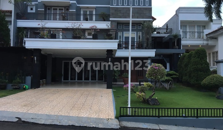 Dijual Rumah mewah murah adak kolam renang di Sentul