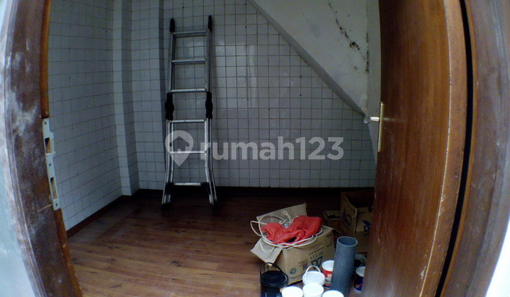 Rumah di Mainroad Setiabudi 8