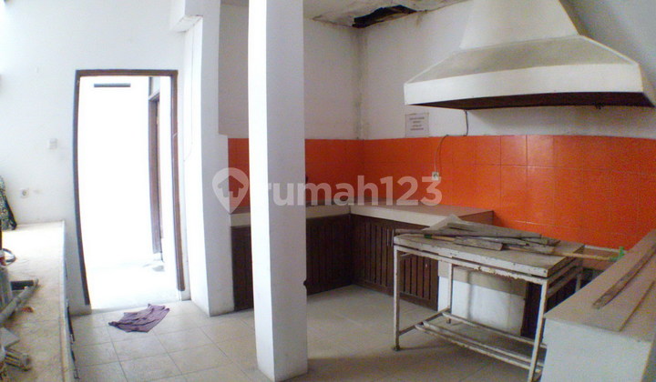 Rumah di Mainroad Setiabudi 11