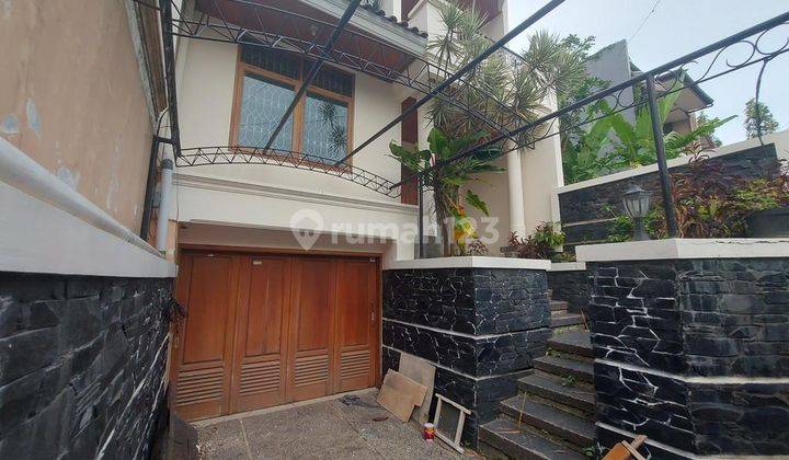 Rumah 3 Lantai, Sudah Selesai Renovasi Di Sayap Dago 1