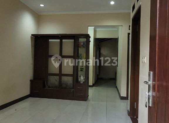 Rumah tipe bali hanya lima menit ke mall sentul city 2
