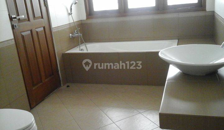 Dijual Rumah Siap Huni Di Kawasan Elite Kemang 2