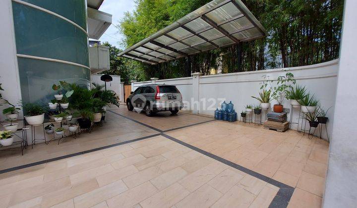 Rumah bagus 2 lantai di Metro Sunter parkir luas lingkungan bagus
