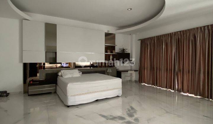 Townhouse Springhill Golf Kemayoran 4lt ada private swimming pool 2