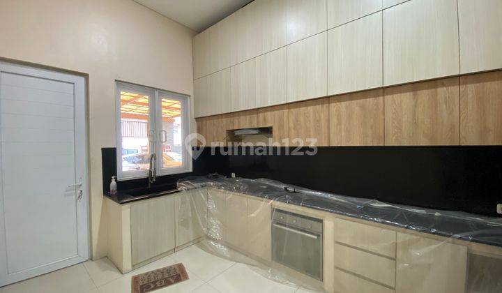 Rumah Bagus Brand New 2 lantai Semi Furnished di Mandala Tomang 2