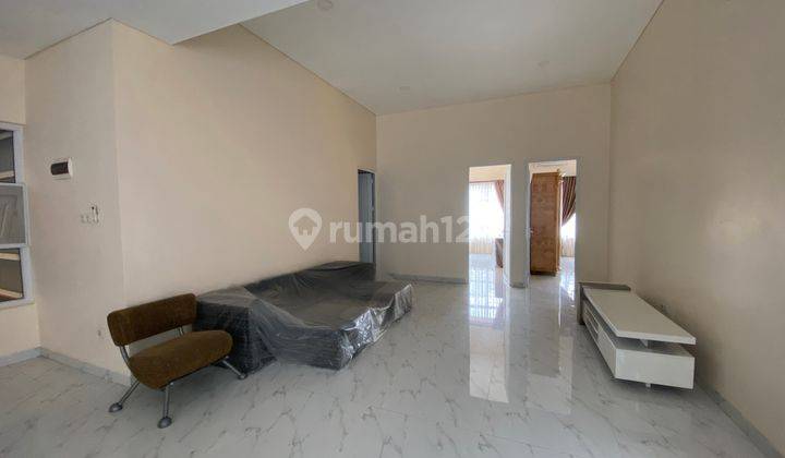 Rumah Bagus Brand New 2 lantai Semi Furnished di Mandala Tomang 7