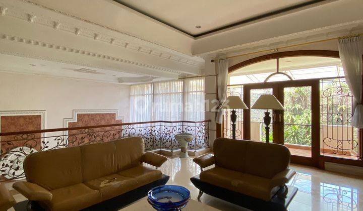 Rumah Bagus 2 lantai di Kompleks Taman Kebon Jeruk Intercon