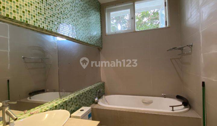 Rumah Bagus 2 Lantai di Pantai Mutiara dengan taman luas di blkg
