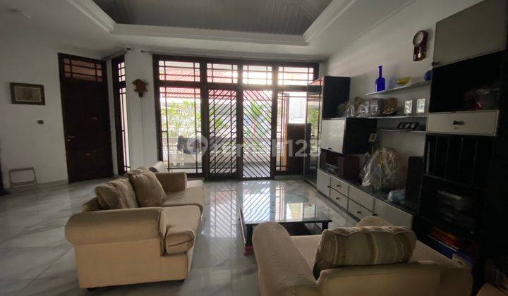 Rumah Bagus 2 lantai di Area Sunter dengan parkir luas, dan taman