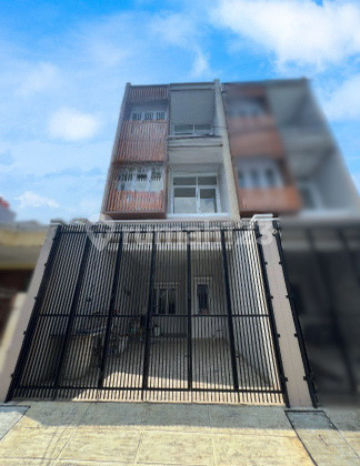 House in Tomang House in Tomang