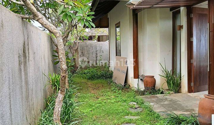 Villa Second 380m2 Di Ungasan One Gate System View Laut Abadi Dengan Kolam Renang Besar Dijual Cepat 2