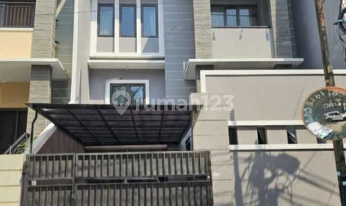 House in Sunter Strategic Location