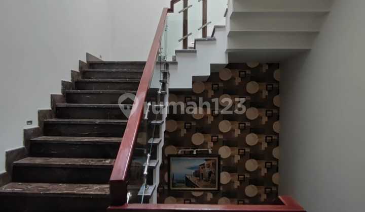 Dijual Rumah Mewah Modern Classic di Sunter 2