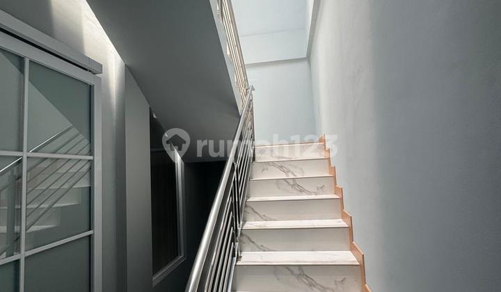 Jual Rumah 3 Lantai Bagus di Kelapa Gading 2