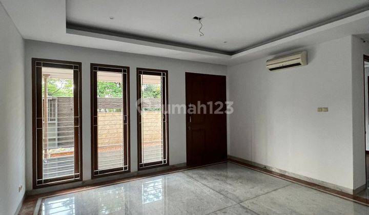 Dijual Rumah 4 Lantai Di Taman Villa Meruya  2