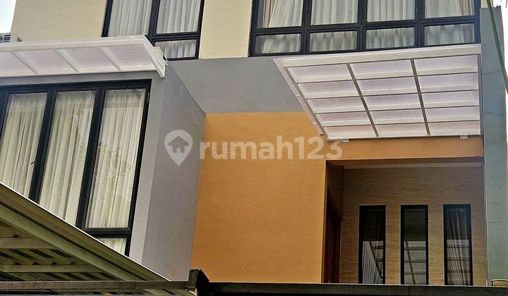 Rumah Modern 4 Lantai Lengkap dengan Pool, Sauna, Gym dan Rooftop