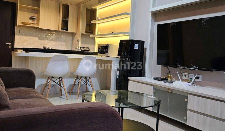 Orange County Westwood Super Cantik Balkon Super Luas View Taman 2