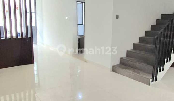 Rumah.2lantai.lokasi.nyaman.didalam.cluster 2