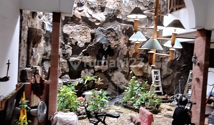 Rumah.2 Lantai,luas Tanah 324m2